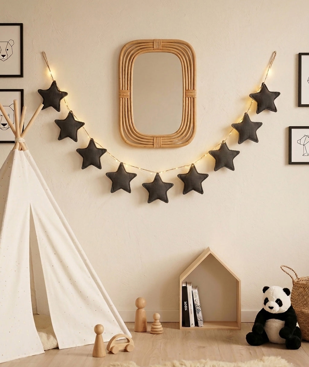 Black star garland