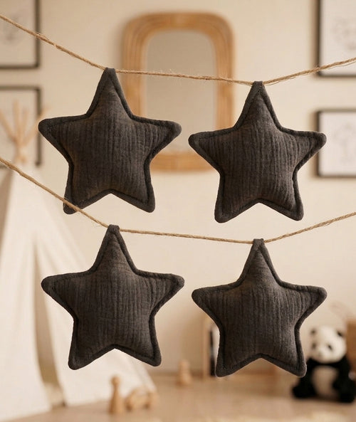 Black star garland